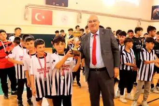 Çameli'nde Futsal Turnuvası Şampiyonları Ödüllendirildi