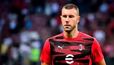 Fenerbahçe, Pavlovic için Milan'la Anlaşmaya Çalışıyor