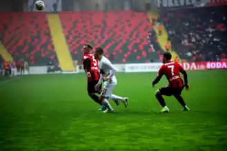 Gaziantep FK, Antalyaspor'u Evinden 2-0 Yendi!