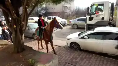 Karne Günü Atlı Geliş!