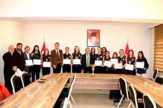 Kaymakam Öztürk, Voleybol Şampiyonlarını Ağırladı